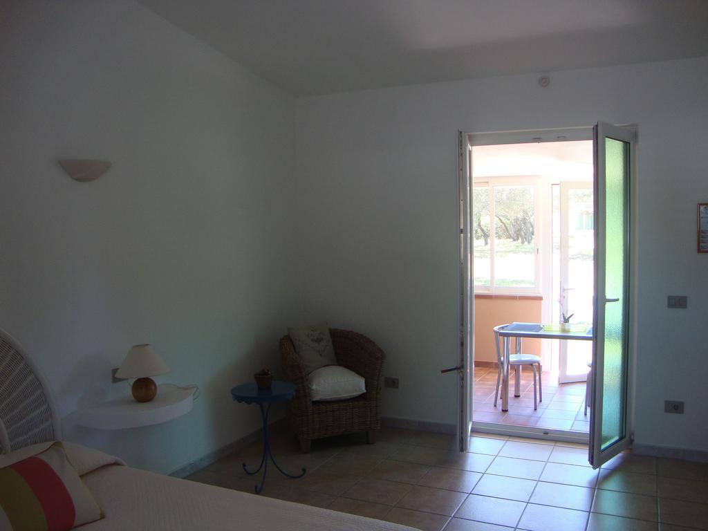 Camping Residence Chalet La Pomposa Terrazzoni Бонифачо Номер фото